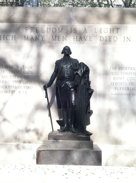 Photo of a statue of George Washington